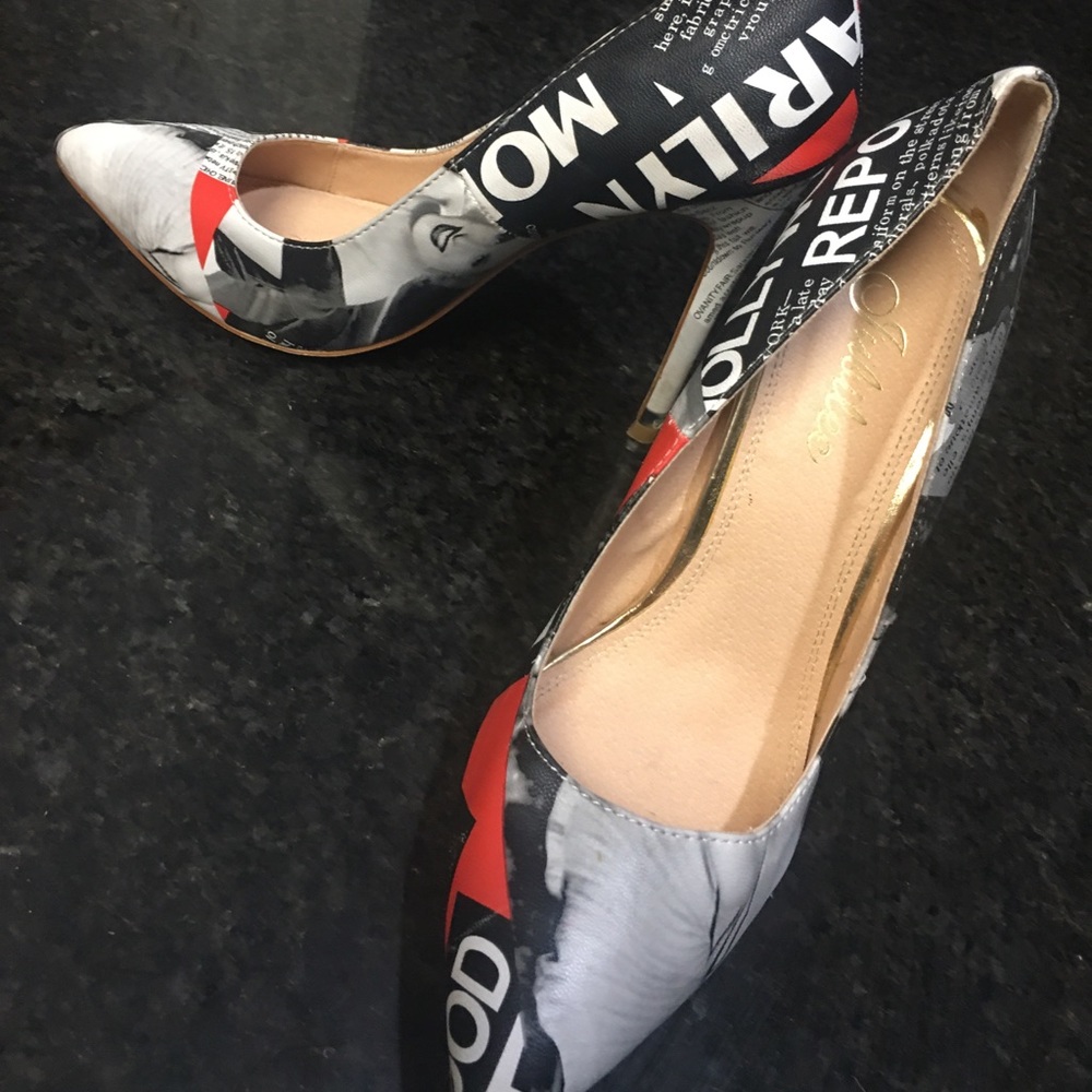 Gorgeous and Unique Pair Marilyn Monroe Heels 7 - Picture 9 of 12